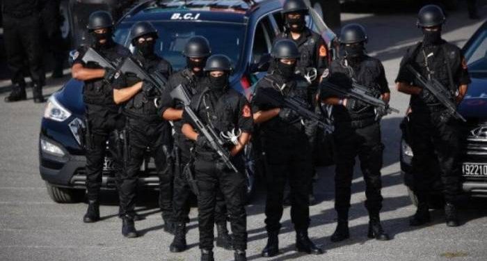 طنجة ..إيقاف شخص بحوزته أجهزة إلكترونية تستعمل في الغش المدرسي