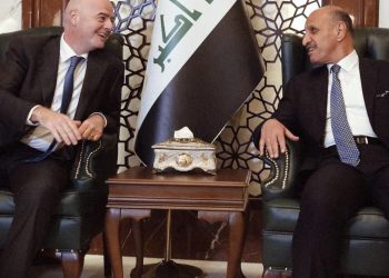 بالصور وصول رئيس الاتحاد الدولي لكرة القدم جياني إنفانتينو الى البصرة