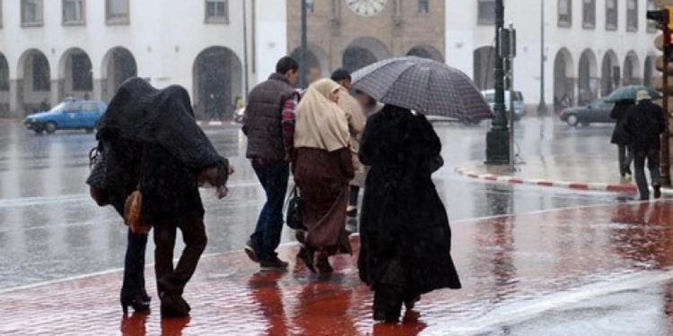 أمطار قوية وعاصفة ثلجية بالمغرب