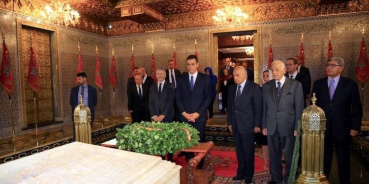 رئيس الحكومة الإسبانية يزور ضريح محمد الخامس