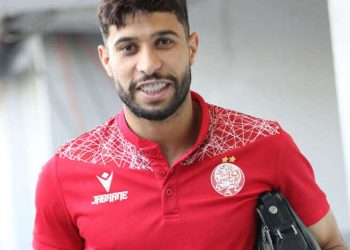 “فيفا” يسلم ليحيى جبران شهادة بالموندياليتو