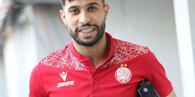 “فيفا” يسلم ليحيى جبران شهادة بالموندياليتو