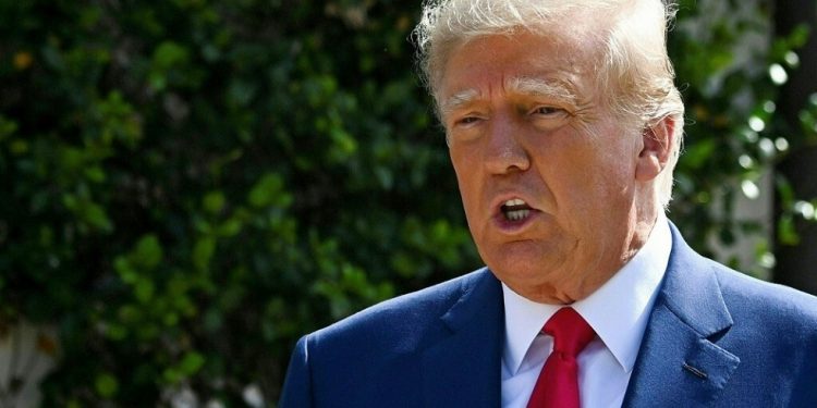 دونالد ترامب كيرجع للواجهة بإثارة الجدل
