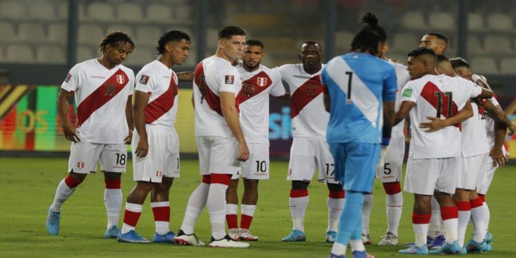 اشتباكات بين الشرطة واللاعبين ديال البيرو