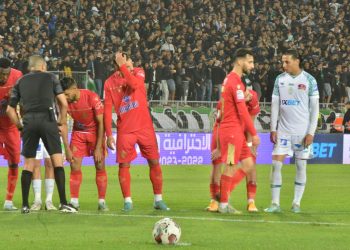 مصدر: الرجاء غادي يتعاقب ويقدر يلعب ماتش بلا جمهور