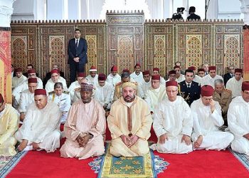 أمير المؤمنين يؤدي صلاة الجمعة بالمسجد المحمدي بالدار البيضاء