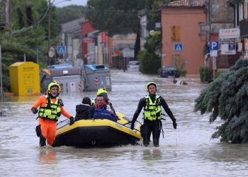 فيضانات إيطاليا تسببت في مقتل تسعة أشخاص وإلغاء سباق الجائزة الكبرى للفورمولا 1…