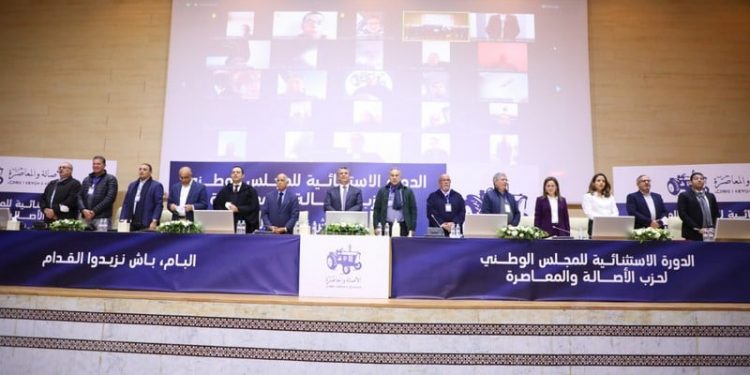 طرد برلماني وتجميد عضوية آخرين