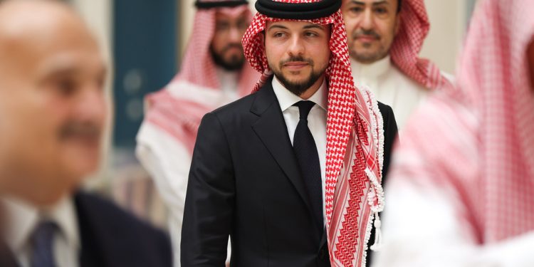 الاحتفالات تبدأ اليوم.. هذه تفاصيل زفاف ولي عهد الأردن