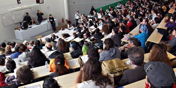 التعليم العالي بالمغرب كيوازي المؤسسات الجامعية الأوروبية والأمريكية