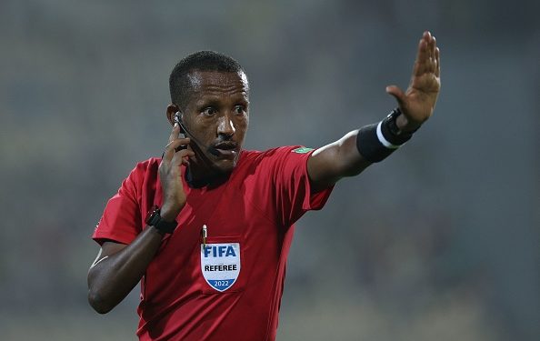 “تيسيما” حكما لإياب نهائي دوري أبطال إفريقيا بين الوداد والأهلي