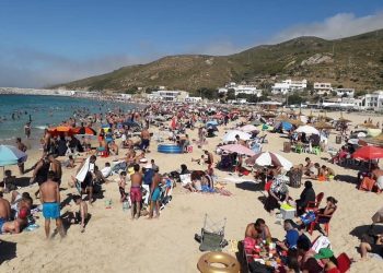 جماعة طنجة تواجه فوضى احتلال الشواطئ صيفا بدفتر تحملات صارم
