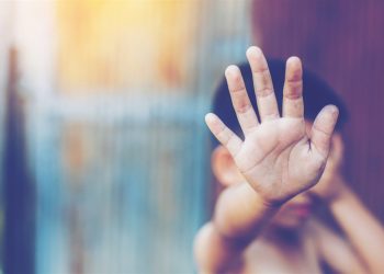القصر الكبير:طفل فارق الحياة بسباب ضربات من الأم