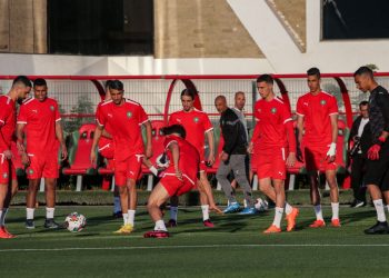 “أسود الأطلس” يواصلون استعداداتهم بمركب محمد السادس لكرة القدم لمباراة الرأس الأخضر