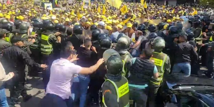 أمن البيضاء يحاصر المسيرة الوطنية الاحتجاجية لCDT ويمنعها من التحرك