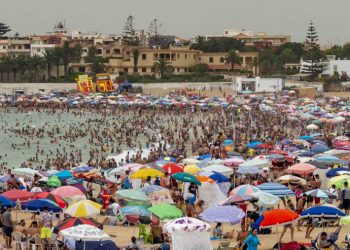 البلاستيك والبوليستير يمثلان نسبة عالية من النفايات بشواطئ المغرب