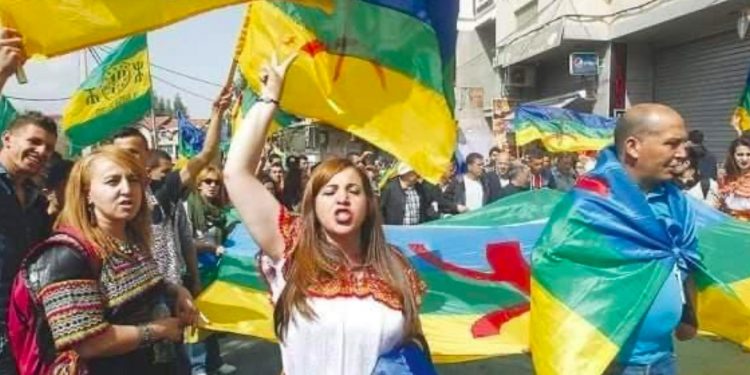 الجزائر تُتَّهم بانتهاك حقوق الإنسان في ”القبائل” وتزعم دعمها لمنظمة إرهابية متطرفة