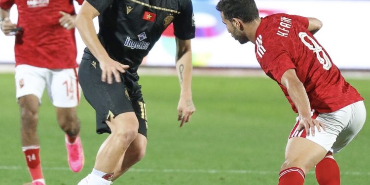 الأهلي مهدد بعقوبات قوية من “الكاف” بعد مباراة الوداد