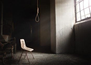 العثور على جثة طالب معلقة بحبل داخل غرفته بالحي الجامعي بأكادير