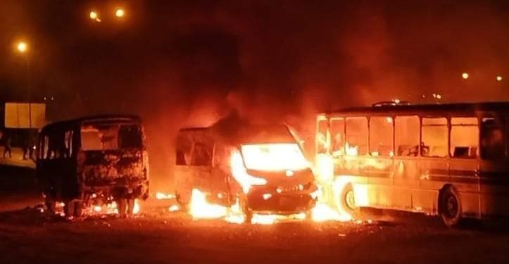 إحراق 4 حافلات للنقل المدرسي بجماعة عين عيشة بإقليم تاونات