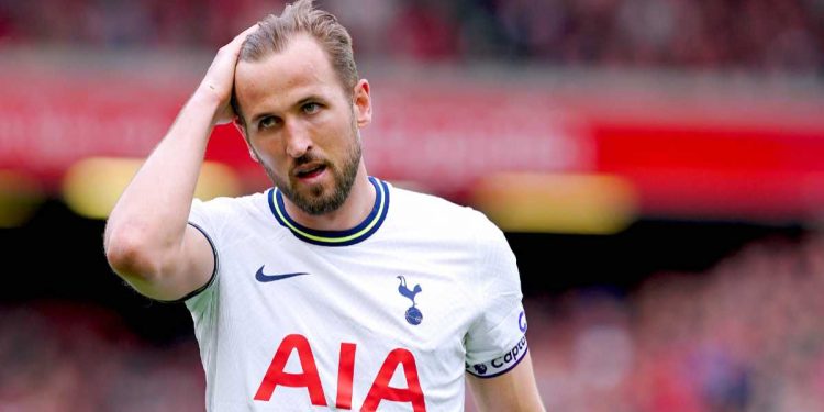 توتنهام يريد 100 مليون يورو للاستغناء عنه.. وبايرن ميونخ متشبث بضم هاري كين