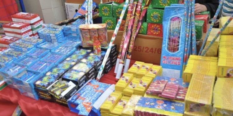 توقيف صاحب محل تجاري بالدار البيضاء لحيازته وترويجه مفرقعات وشهب نارية مهربة