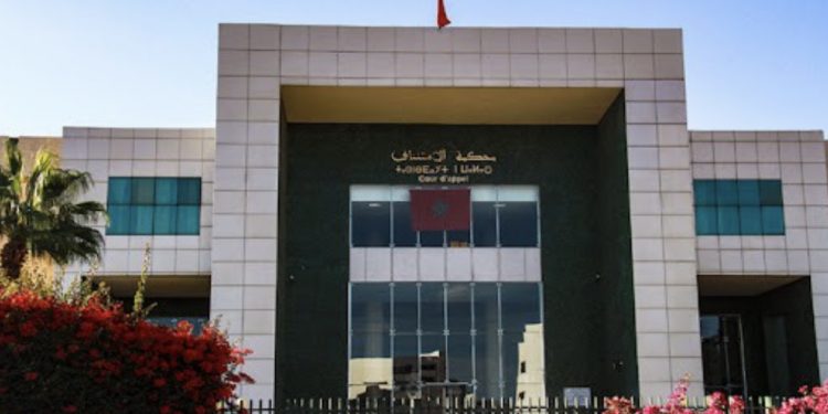 اعتقال 4 محامين بالبيضاء في ملف “السمسرة والمتاجرة في الأحكام القضائية”
