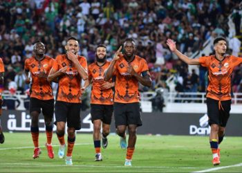 نهضة بركان تتفوق على الرجاء الرياضي وتتوج بكأس العرش للمرة الثانية على التوالي والثالثة في تاريخه