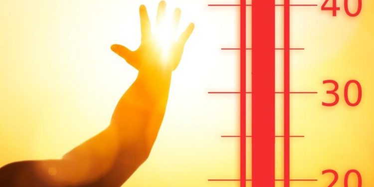 طقس الجمعة… الأجواء الحارة متواصلة بعدد من الجهات