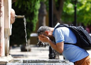 السياح يتوافدون على روما رغم “شدّة الحرارة التي فاقت حرّ إفريقيا”