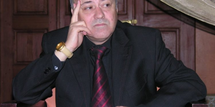 وفاة الإعلامي عمر سليم..بعد مُقَاسَاة مع المرض