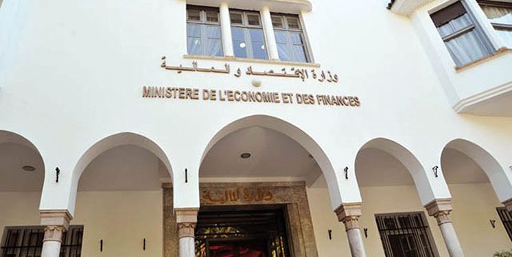 وزيرة المالية تُحمّل باقي الوزارات إخفاق عَملية تفويت 33 ألف وحدة سكنية وظيفية لقاطنيها