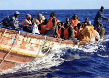 ساحل الداخلة .. عناصر وحدة لمراقبة الساحل تعترض قاربا على متنه 130مرشحا سنغاليا للهجرة غير الشرعية