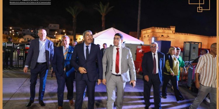وزير الثقافة يفتتح عروض “كوكبات النجوم” بأبي رقراق