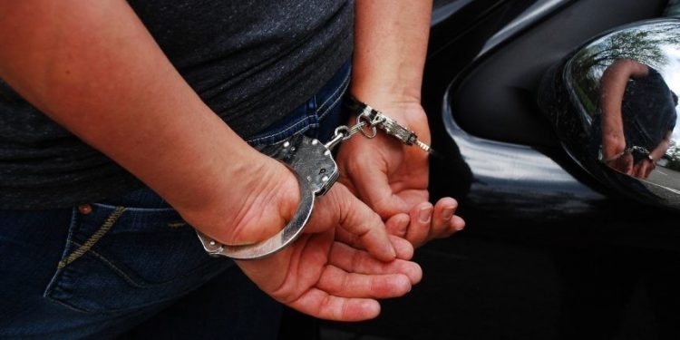 توقيف جوج ديال الأشخاص من جنسية فرنسية بسباب السّياقة الاستعراضية وإهانة موظف عمومي