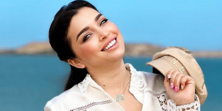 فرح الفاسي: “بغيتكم تباركولي نجاحي في السنة الأولى من مساري الدراسي في سلك الإخراج”