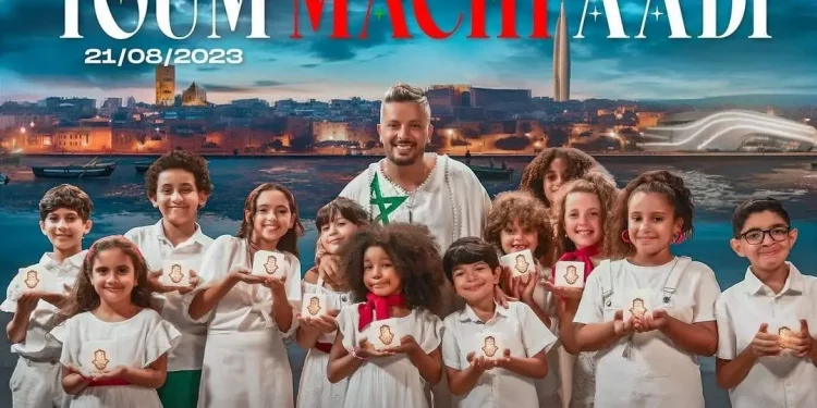 النجم حاتم عمور كيروّج لأغنيّتو الجديدة “يوم ماشي عادي” وبان ب”لوك” مختالف