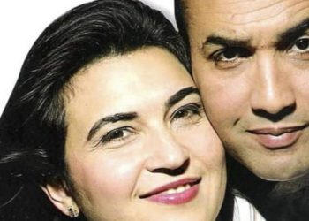 رشيد الوالي يستقبل زوجته بعد عودتها من كوريا