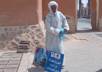 بسباب مساهمتو فإصلاح طرقان “تزنيت”..رجل سبعيني تهداتو عمرة ومقدّاتو فرحة