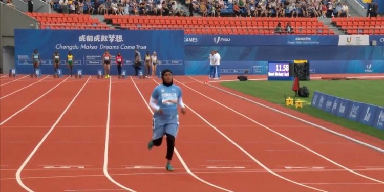 عداءة صومالية تثير ضجة عالمية بتسجيلها رقمًا قياسيا “كأبطأ عدّاءة”  في السباق
