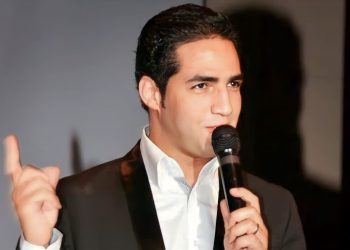 مهرجان شفشاون للسينما كَيْحتافي بهشام الوالي