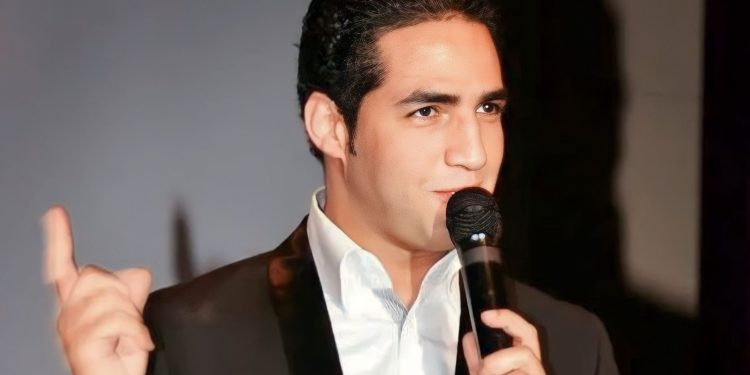 مهرجان شفشاون للسينما كَيْحتافي بهشام الوالي