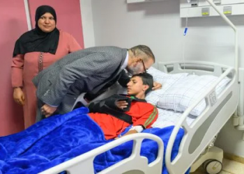 زلزال الحوز: جلالة الملك يتفقد المصابين ويتبرع بالدم
