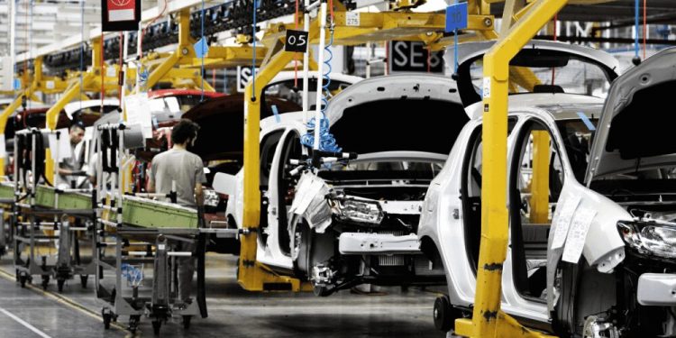 مبيعات قطاع السيارات عرفات تفوق 82مليار درهم