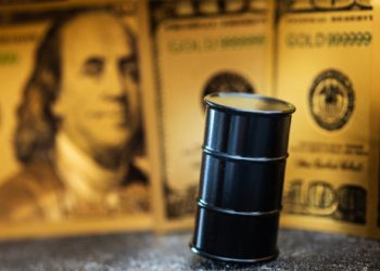 أسعار النفط كتجاوز 90 دولارا و تمديد السعودية خفض الانتاج