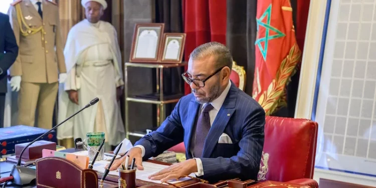 الملك محمد السادس كيراسل رئيس الحكومة لإعادة النظر في مدونة الأسرة