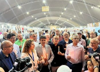 بقيادة وزير الثقافة الفلسطيني..وقفة تضامن مع المغرب بمعرض فلسطين