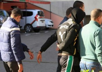 الخميسات.. توقيف ثلاثة أشخاص من بينهم قاصر للإشتباه في تورطهم لحيازة وترويج المخدرات