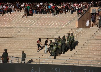 اعتقال 24 متهم عقب الشغب اللي طرى في مباراة الكوكب ووداد فاس