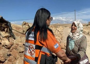 وفد جمعية إسرائيلية كيعاون في عمليات الإنقاذ بالمغرب + (صور)